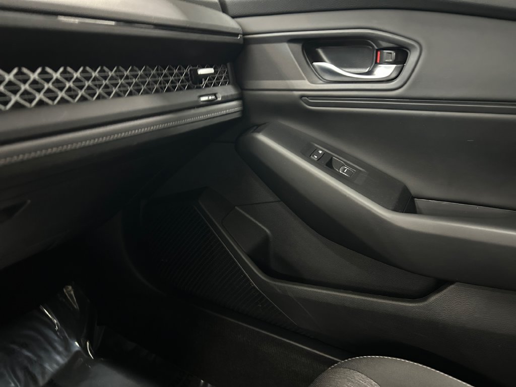 Used 2024 Honda Accord EX image 22