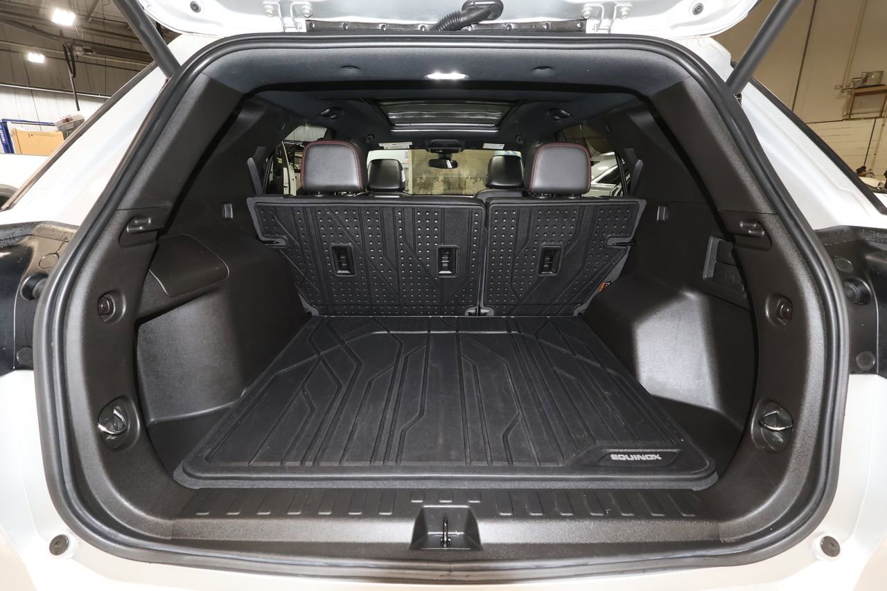 Used 2022 Chevrolet Equinox RS w/ Infotainment Package image 24