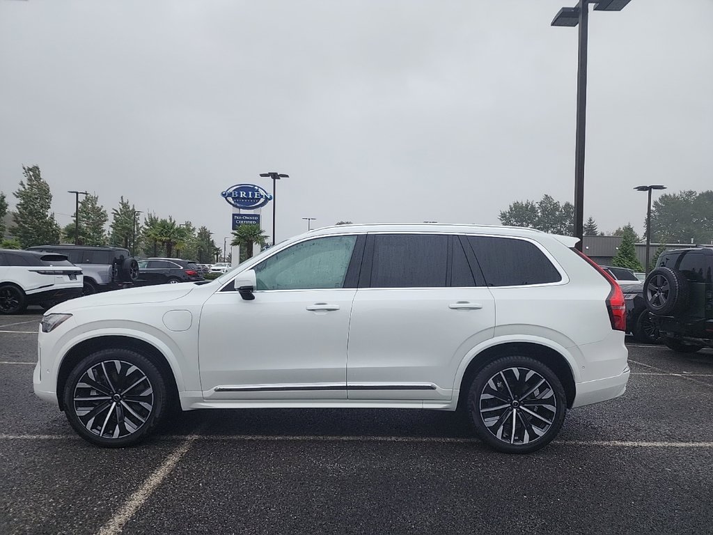 Used 2025 Volvo XC90 T8 Ultra w/ Protection Package Premier AWD/4WD image 2