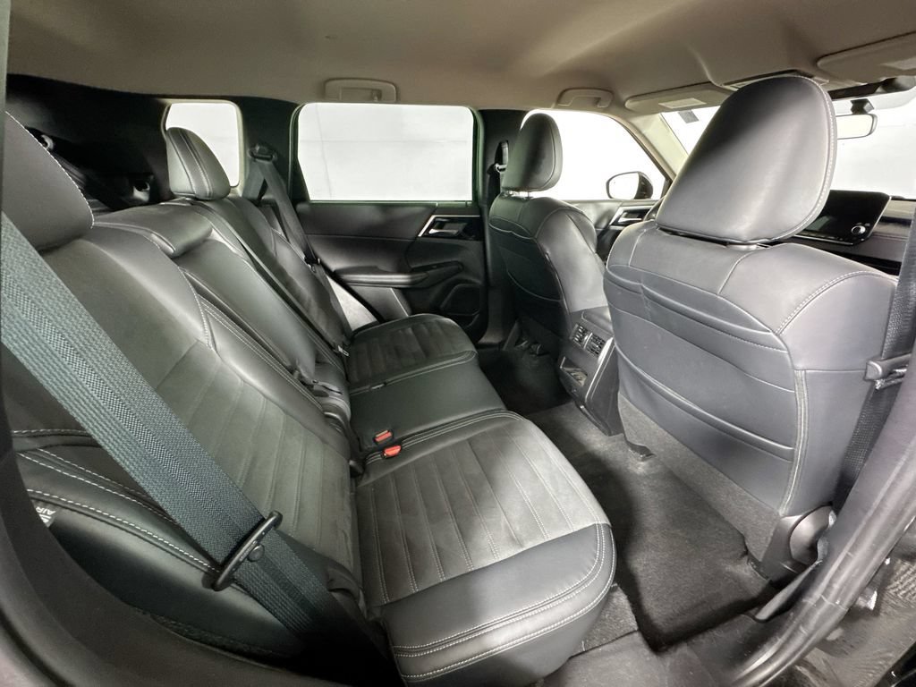 Used 2023 Mitsubishi Outlander SE AWD/4WD image 27