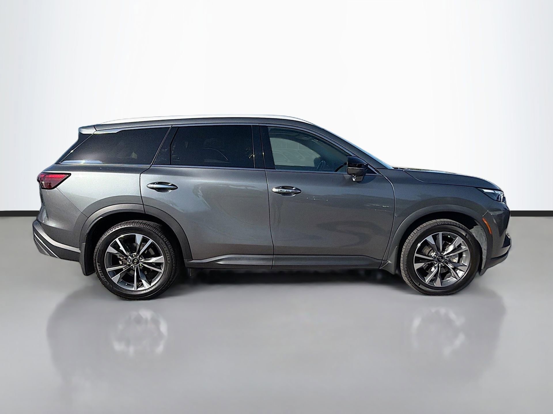 Used 2022 INFINITI QX60 Luxe w/ Cargo Package image 3