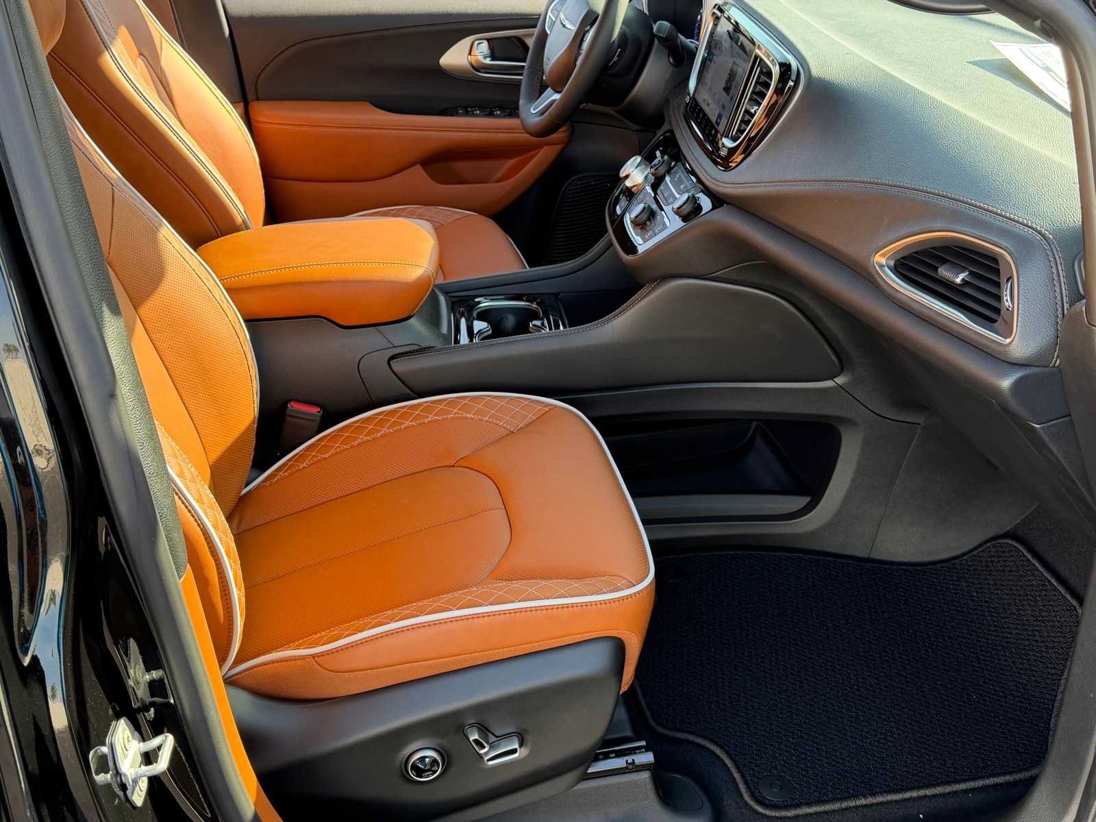 New 2026 Chrysler Pacifica Pinnacle AWD/4WD image 29