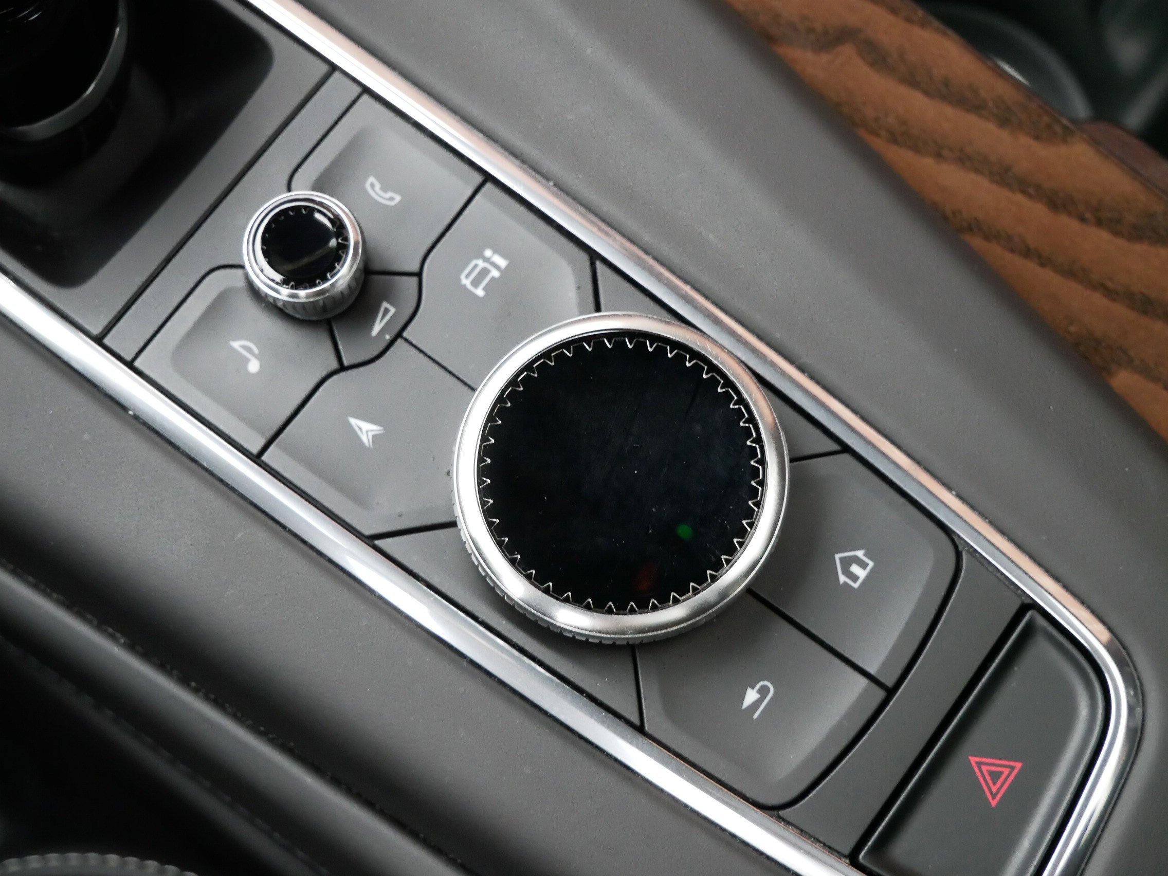 Certified 2024 Cadillac Escalade Sport Platinum w/ LPO, ONYX Package image 21