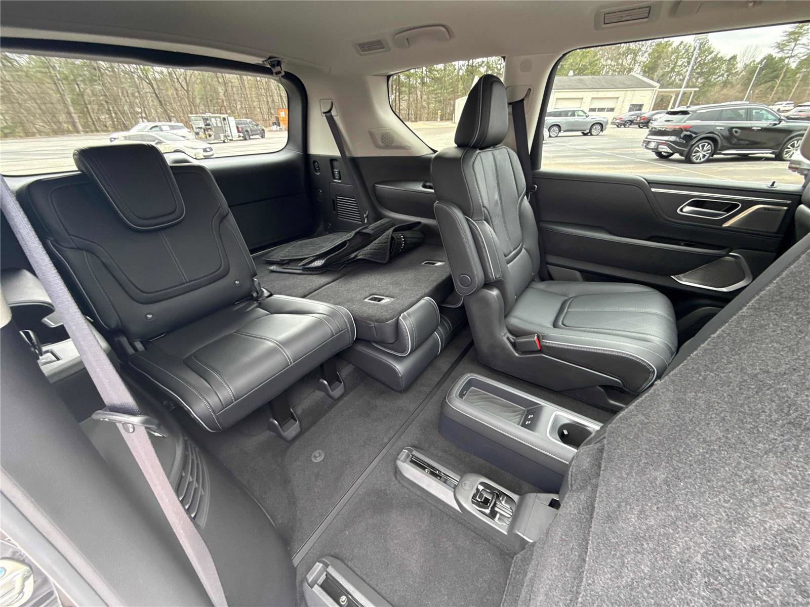 Certified 2025 INFINITI QX80 Sensory image 29