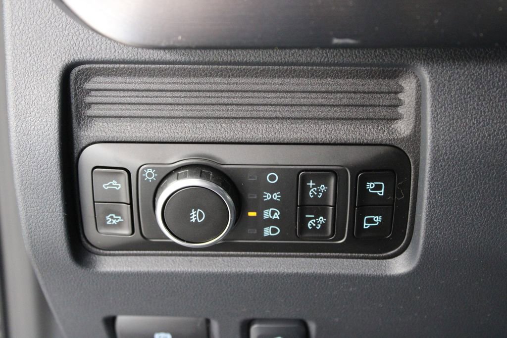 New 2026 Ford F250 Lariat w/ Black Appearance Package image 43