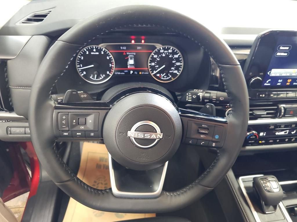 Certified 2024 Nissan Pathfinder SL image 10