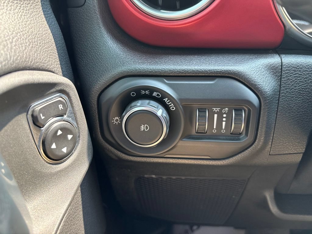 Used 2021 Jeep Wrangler Unlimited Rubicon AWD/4WD image 18