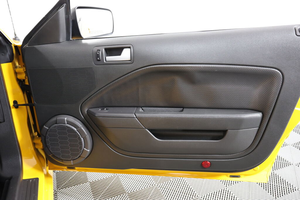 Used 2009 Ford Mustang GT Premium image 15