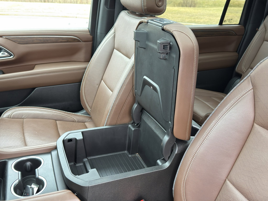 Used 2023 Chevrolet Suburban High Country image 21