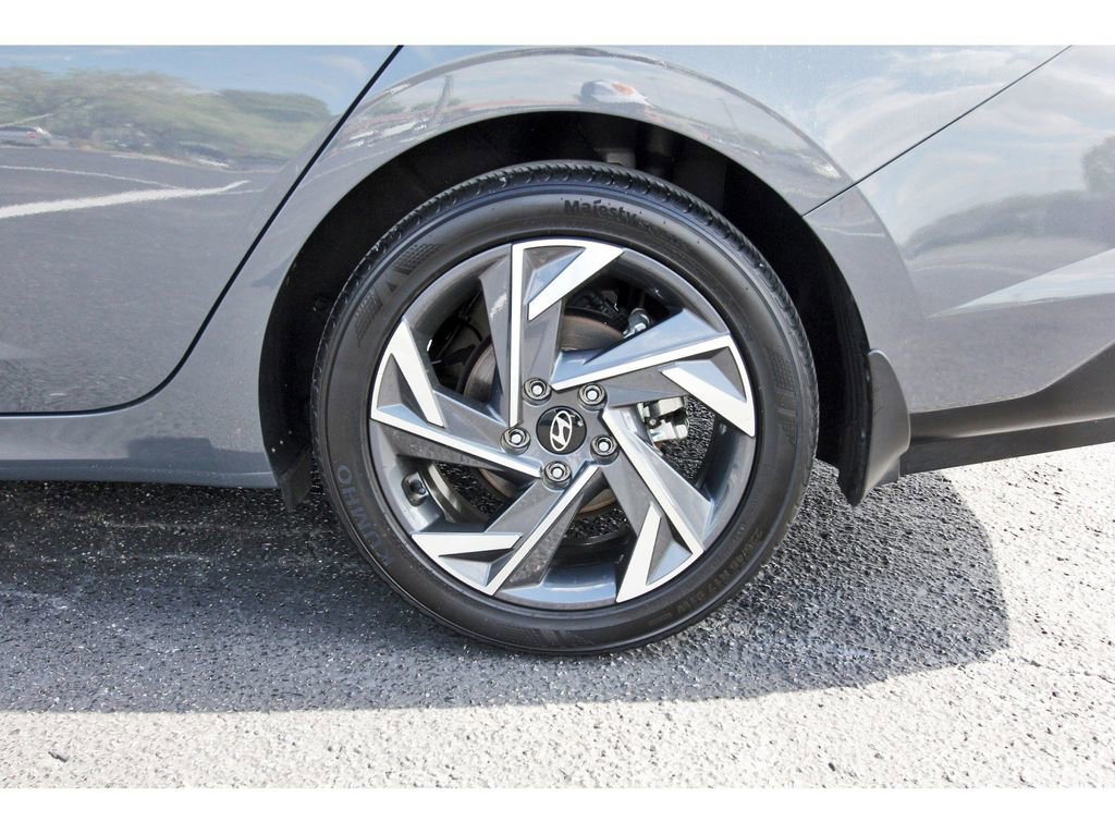 Certified 2024 Hyundai Elantra SEL w/ Convenience Package FWD image 33