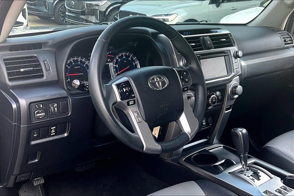 Used 2018 Toyota 4Runner SR5 Premium image 18