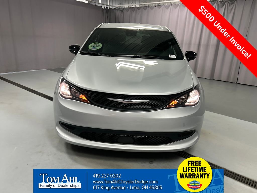 New 2026 Chrysler Voyager LX video 2