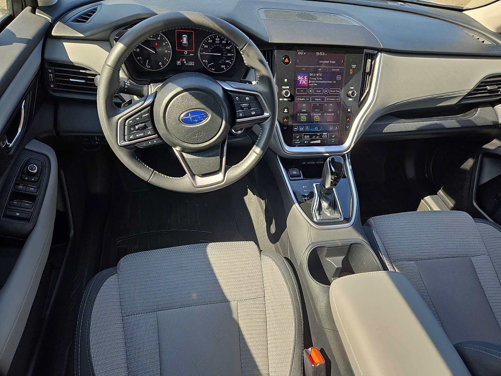 Used 2025 Subaru Outback Premium AWD/4WD image 11
