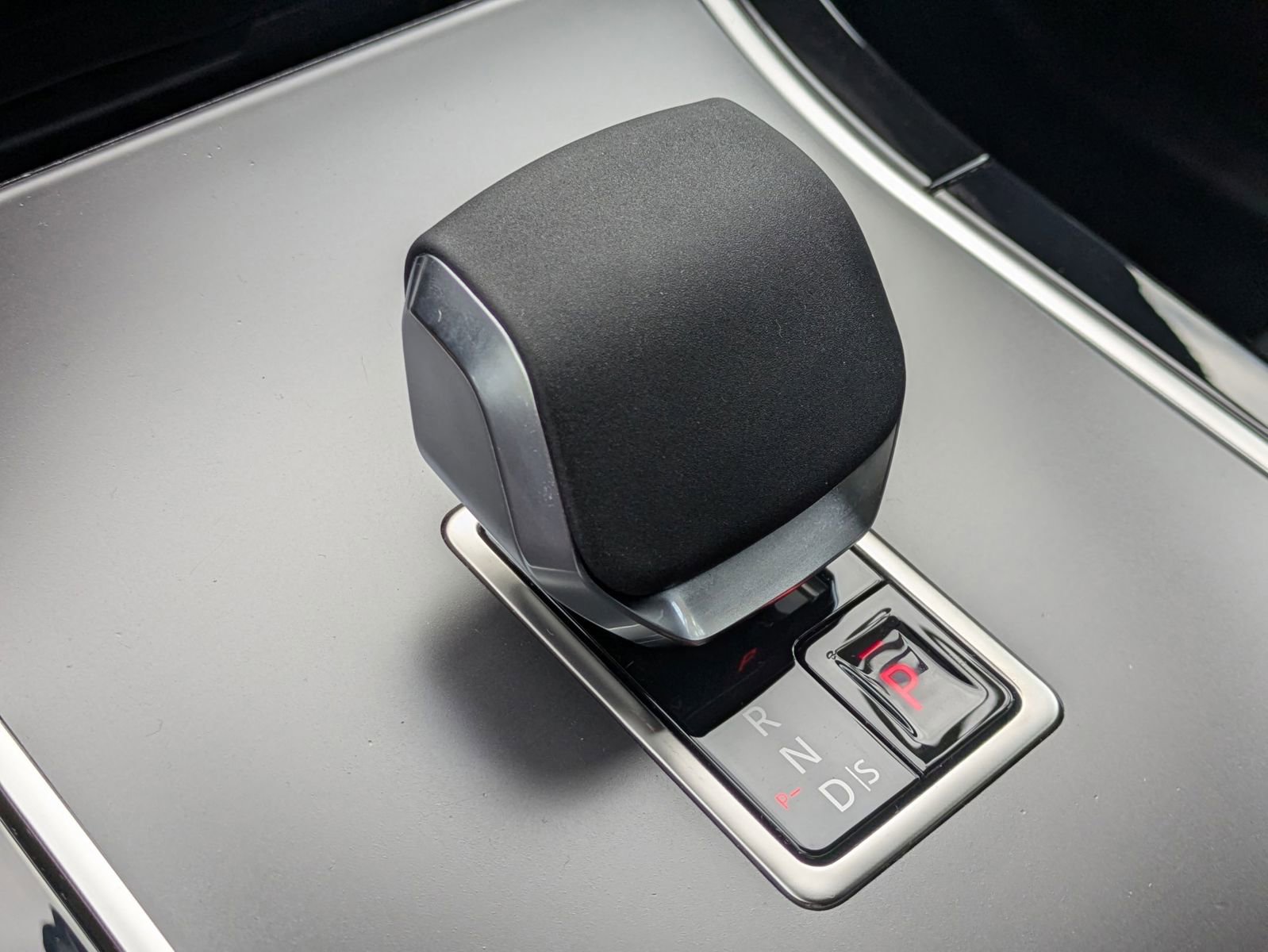 Used 2026 Land Rover Range Rover Velar S image 20