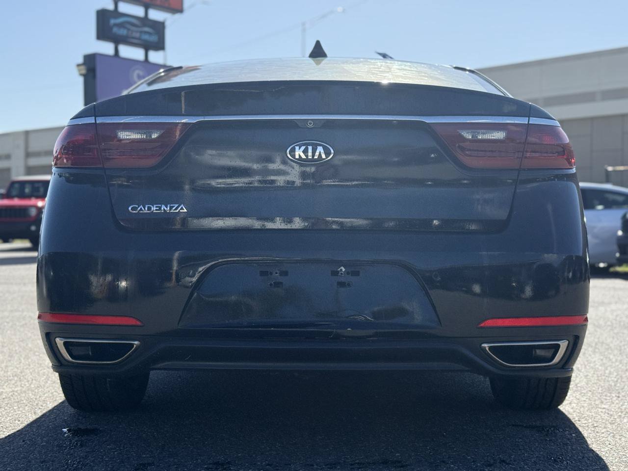 Used 2017 Kia Cadenza Technology FWD image 10