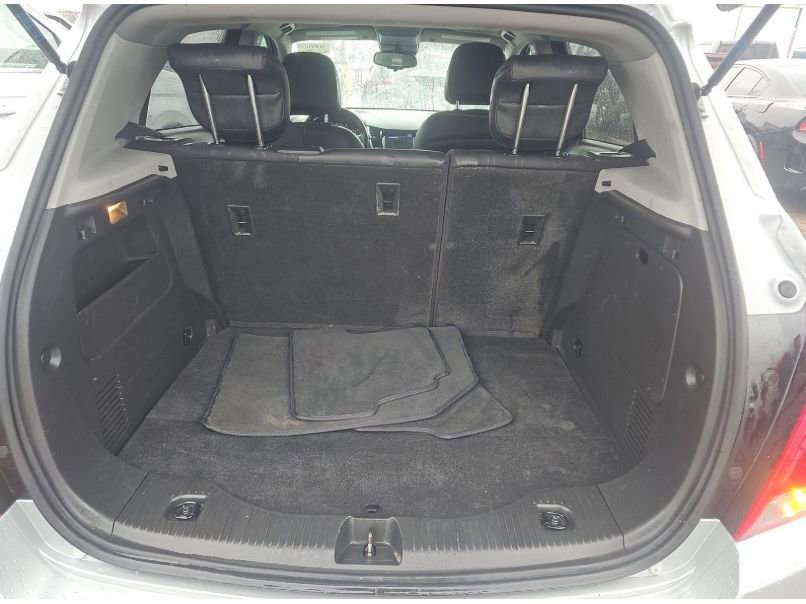 Used 2020 Chevrolet Trax LT w/ LT Convenience Package image 24