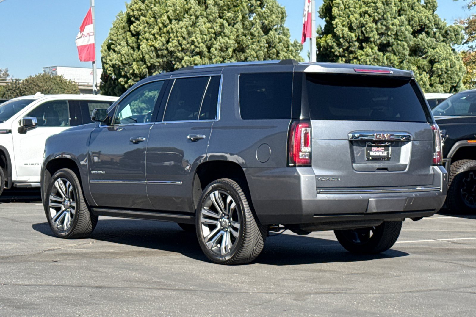 Used 2019 GMC Yukon Denali w/ Denali Ultimate Package AWD/4WD image 7