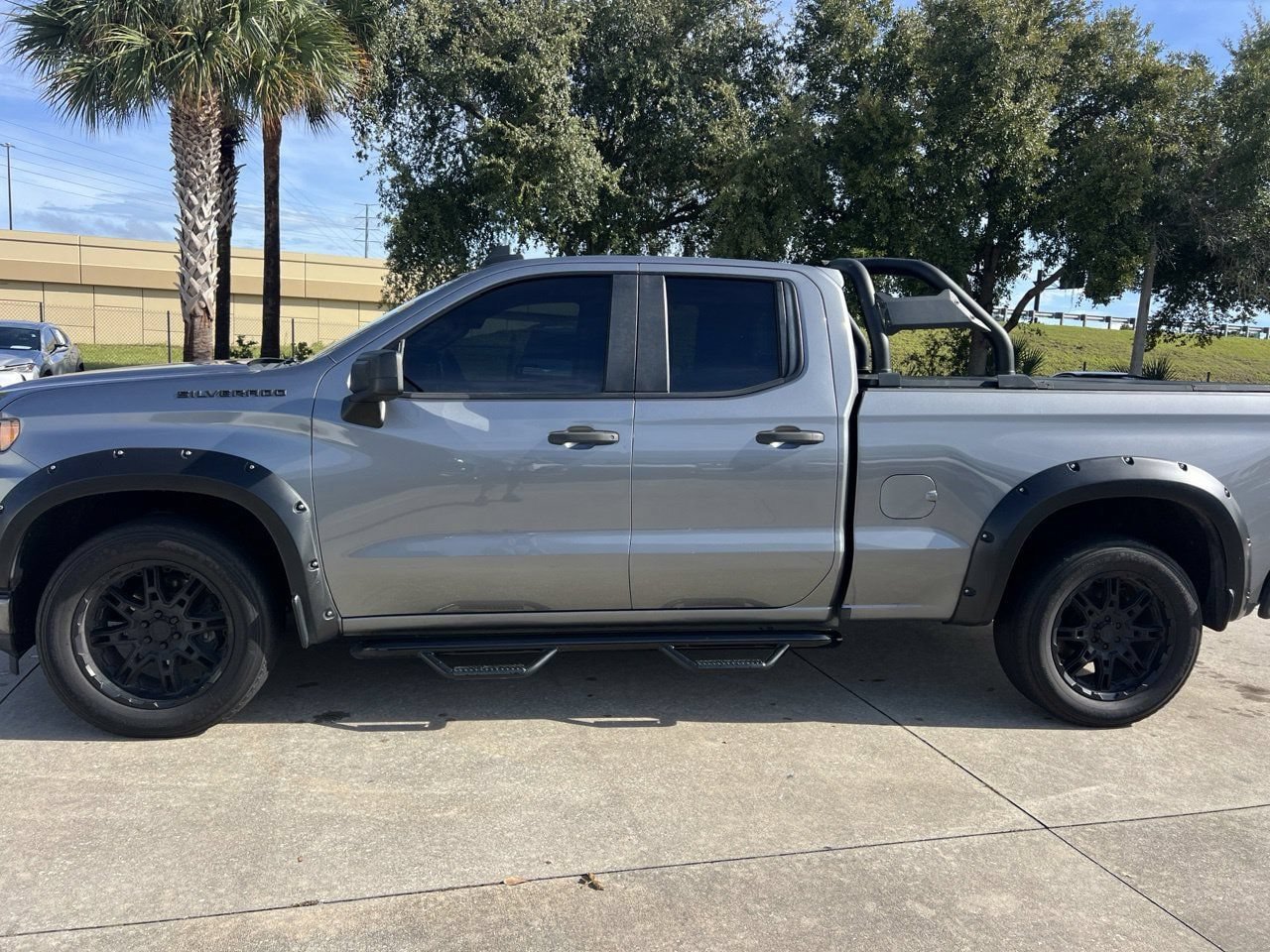 Used 2021 Chevrolet Silverado 1500 Custom RWD image 2