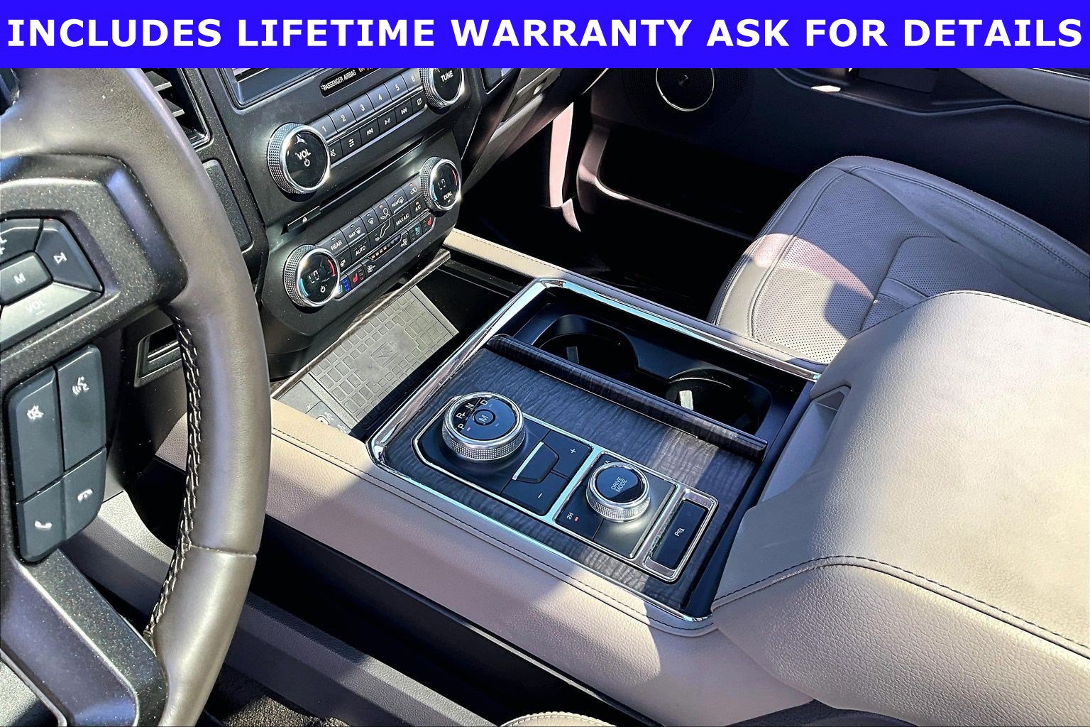 Used 2018 Ford Expedition Limited w/ Equipment Group 301A AWD/4WD image 14