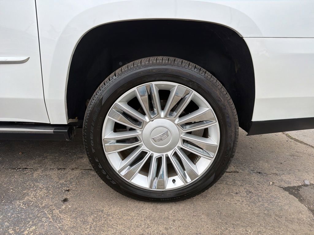 Used 2017 Cadillac Escalade ESV Platinum image 33