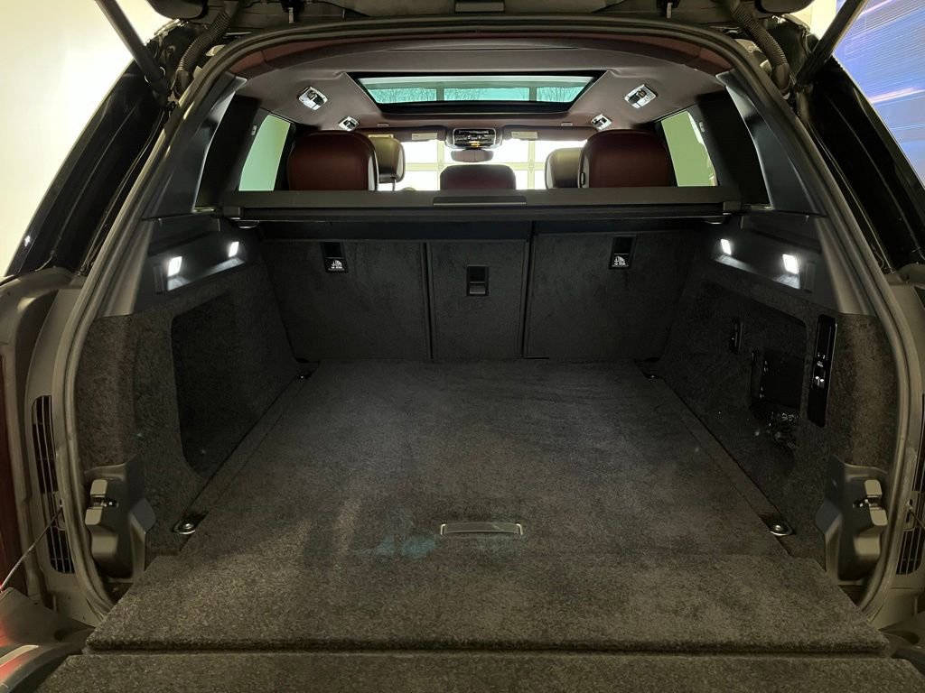 Used 2025 Land Rover Range Rover SE image 26
