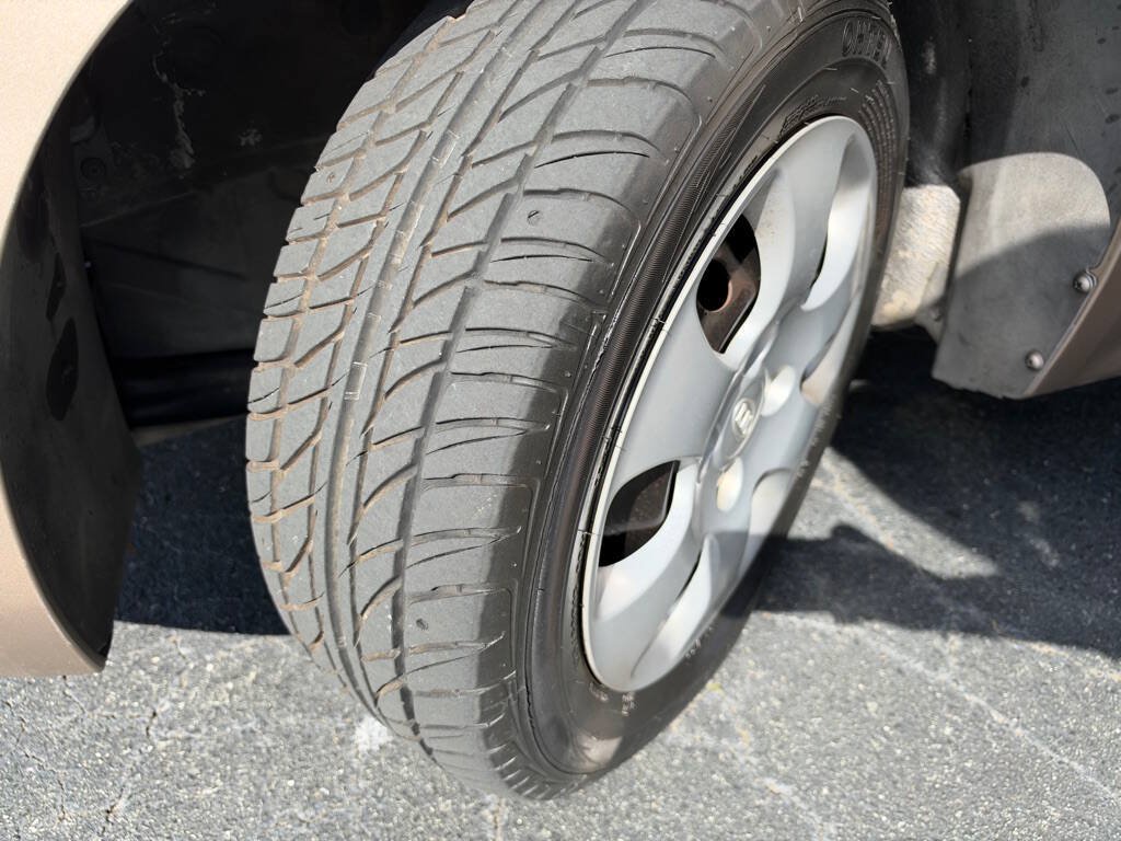 Used 2007 Kia Spectra EX FWD image 18