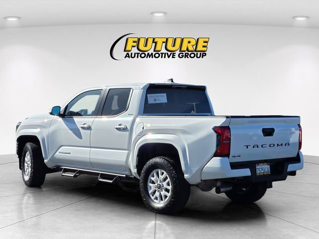 Certified 2025 Toyota Tacoma SR5 AWD/4WD image 7