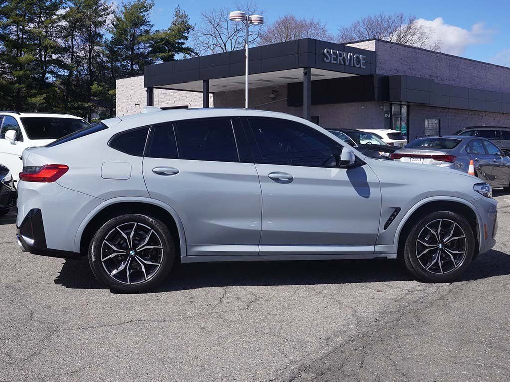 Used 2022 BMW X4 xDrive30i w/ M Sport Package image 18
