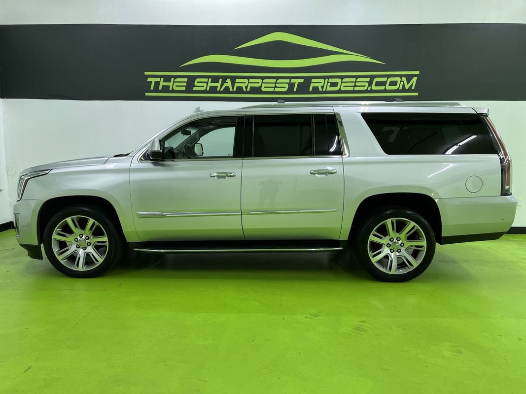 Used 2017 Cadillac Escalade ESV Luxury AWD/4WD image 6