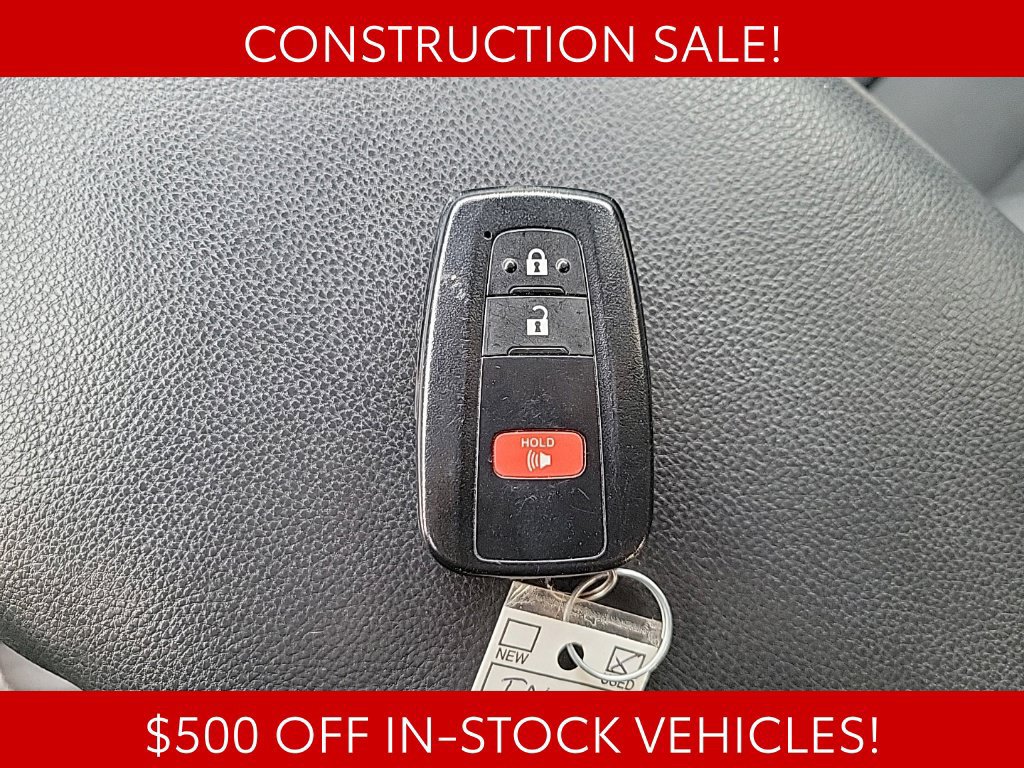 Used 2021 Toyota RAV4 XLE AWD/4WD image 23