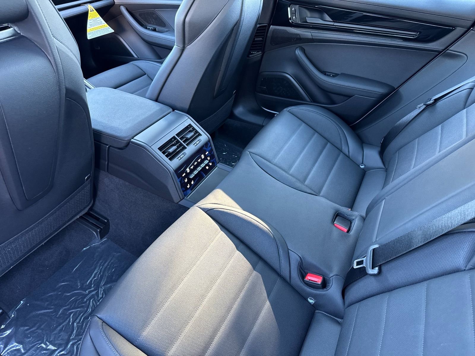 New 2026 Porsche Panamera 4 image 9