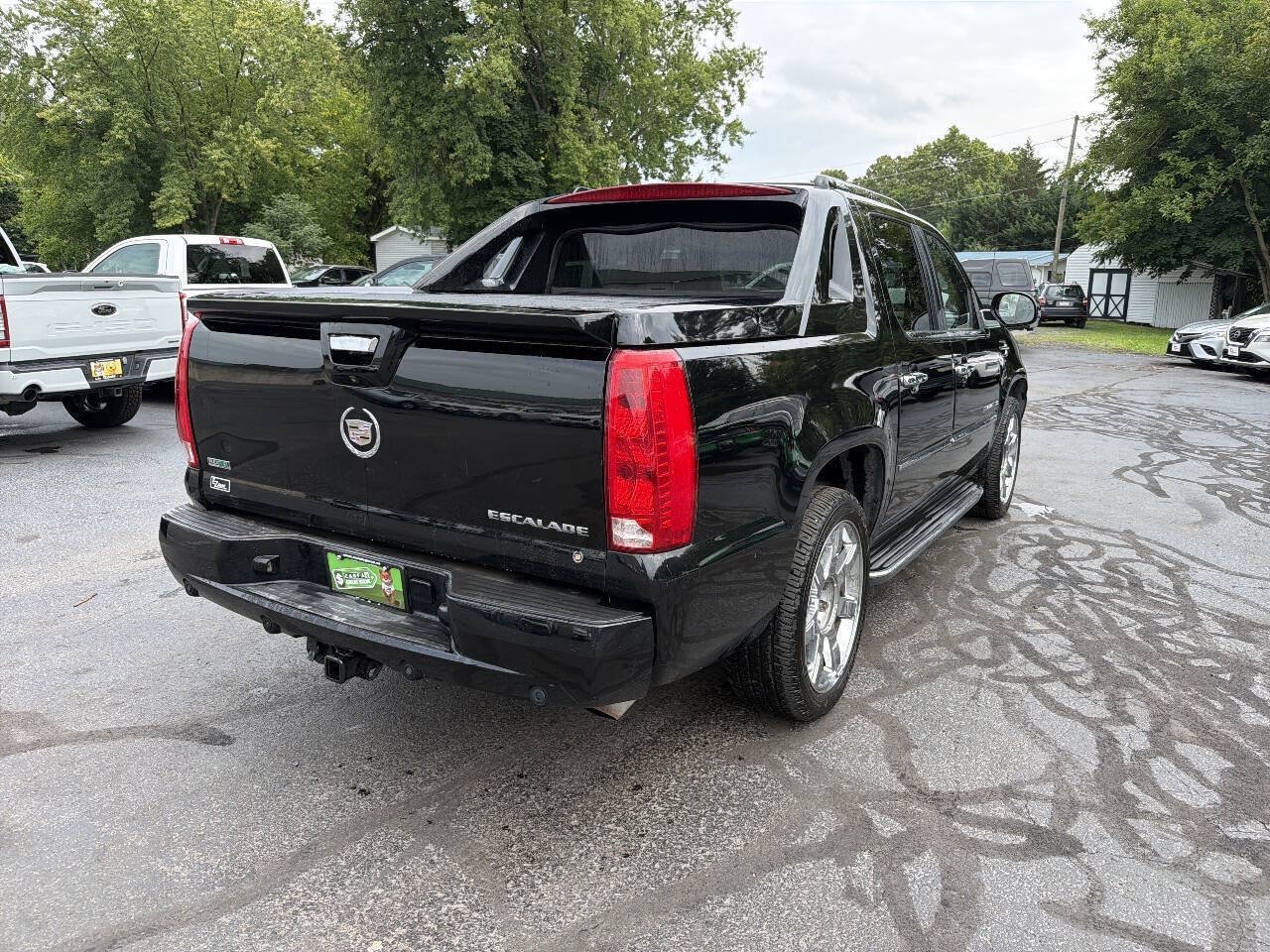 Used 2011 Cadillac Escalade EXT Luxury AWD/4WD image 9