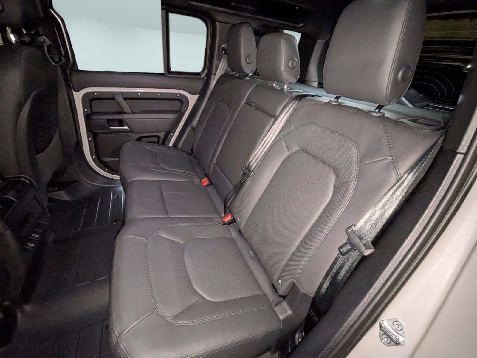 New 2026 Land Rover Defender 110 X-Dynamic SE AWD/4WD image 48
