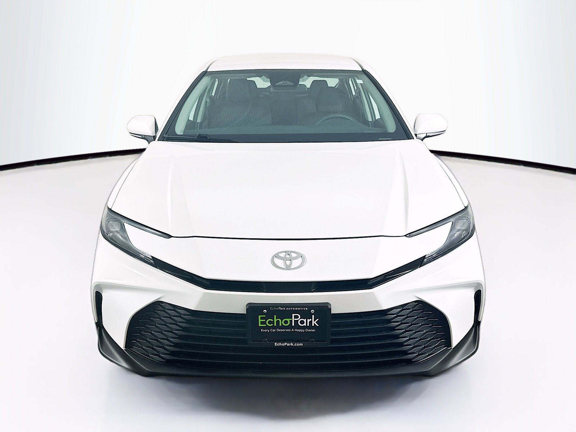 Used 2025 Toyota Camry LE image 2