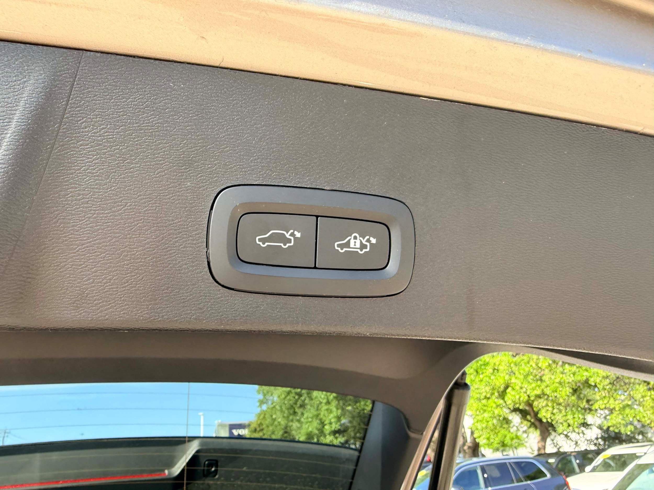 Certified 2023 Volvo XC40 Recharge Plus AWD/4WD image 24