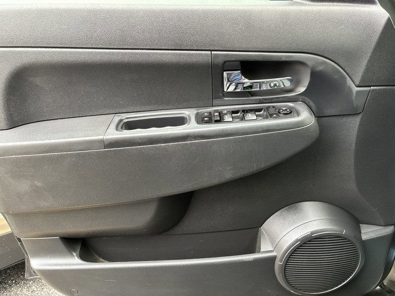 Used 2010 Jeep Liberty Sport w/ Popular Equipment Group image 11