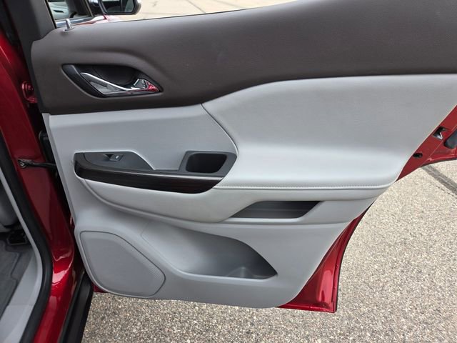 Used 2021 GMC Acadia SLT w/ Technology Package image 42