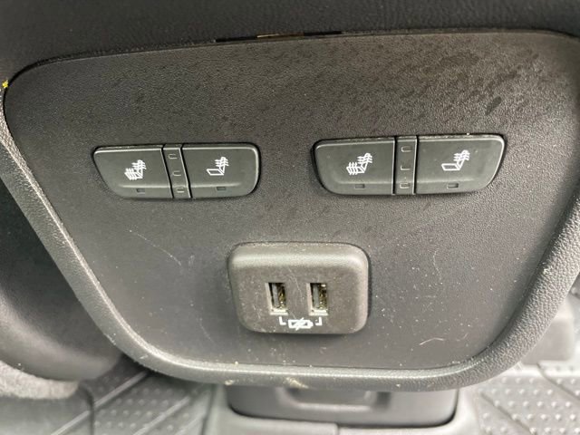 Used 2023 Chevrolet Equinox Premier image 42
