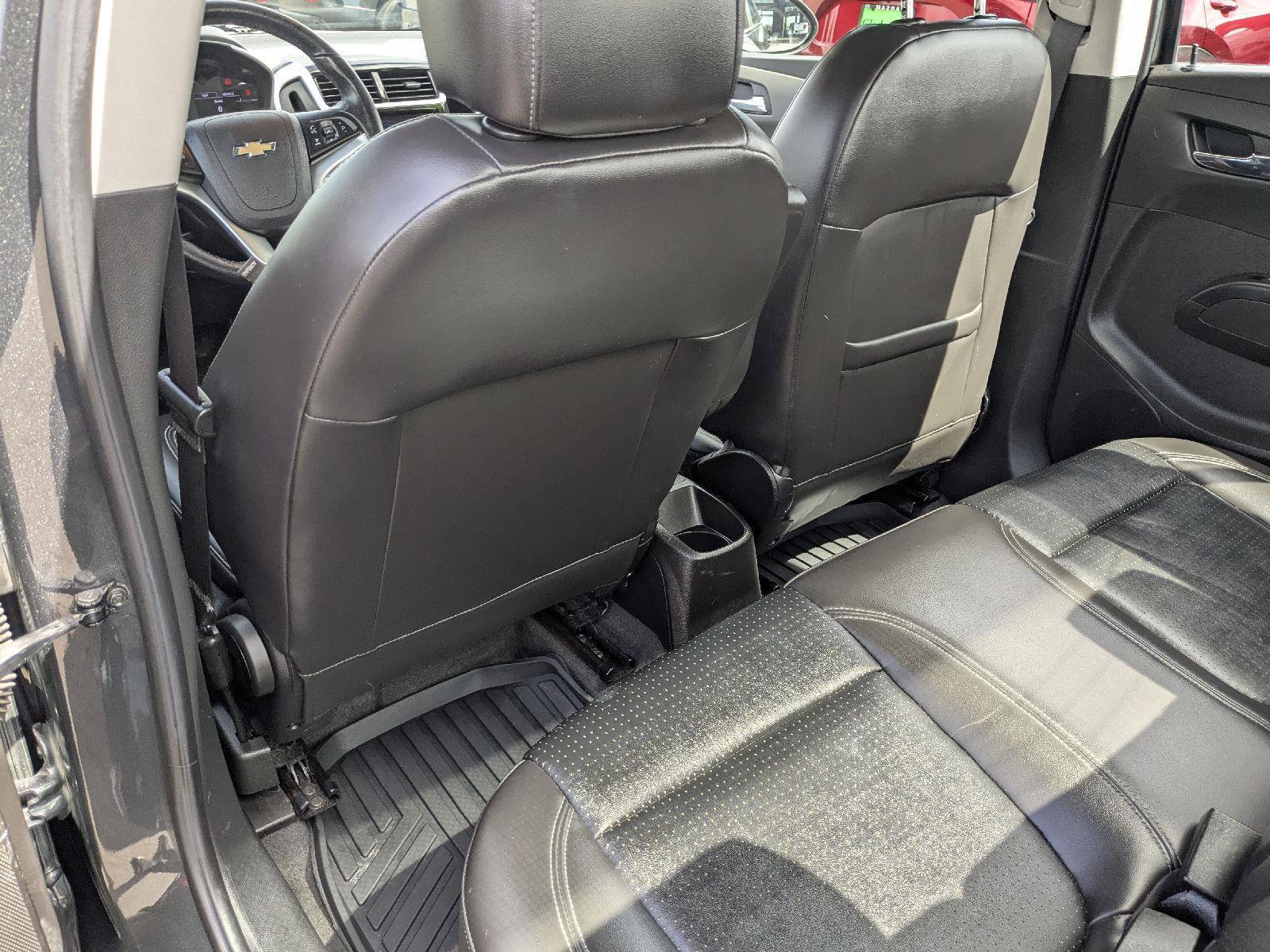 Used 2020 Chevrolet Sonic Premier FWD image 13