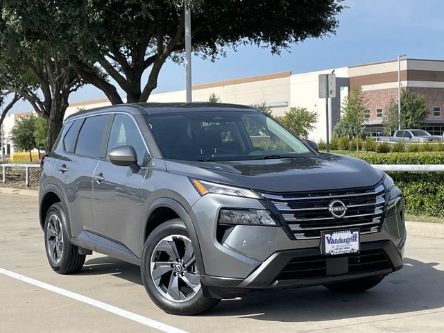 Used 2025 Nissan Rogue SV FWD image 2