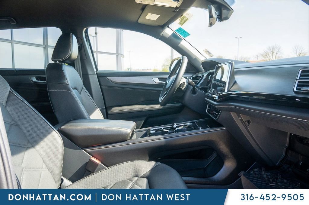 Used 2024 Volkswagen Atlas Cross Sport SE FWD image 21