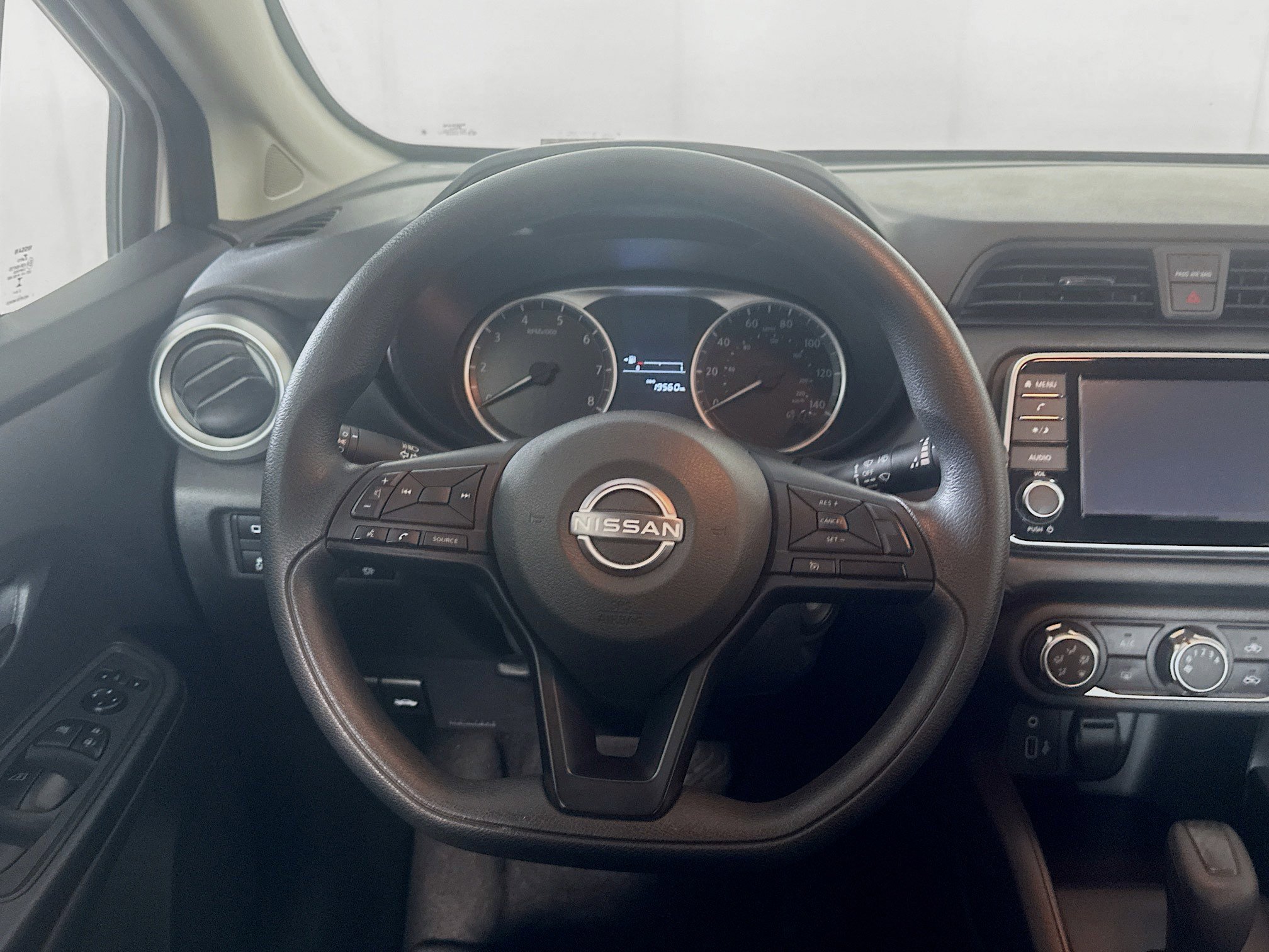 Used 2025 Nissan Versa S image 17