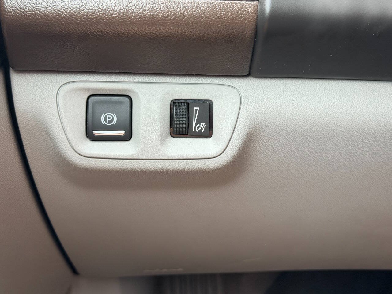 Used 2017 GMC Acadia SLT w/ LPO, Floor Liner Package AWD/4WD image 40