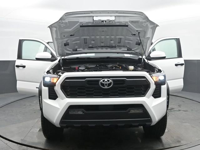 Used 2025 Toyota Tacoma TRD Off-Road AWD/4WD image 54