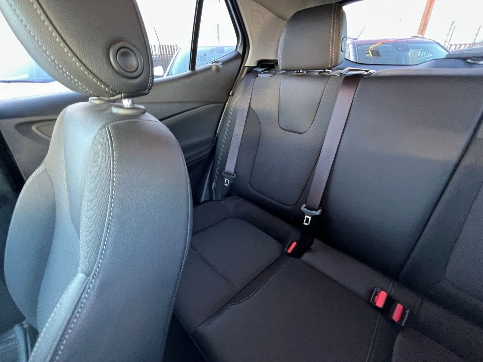 Used 2025 Buick Encore GX Preferred image 38