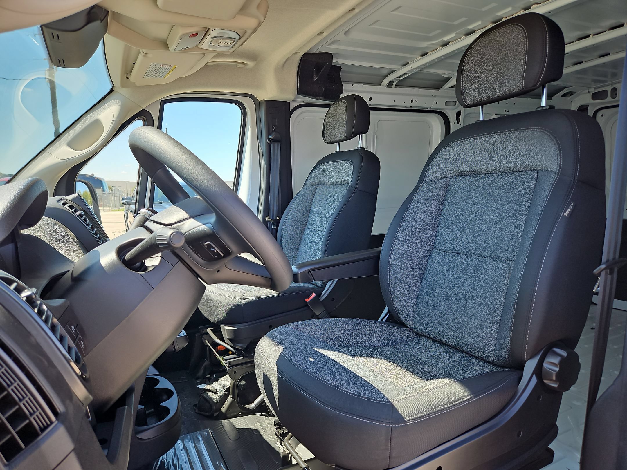 New 2026 RAM ProMaster 1500 w/ Storage Group FWD image 12