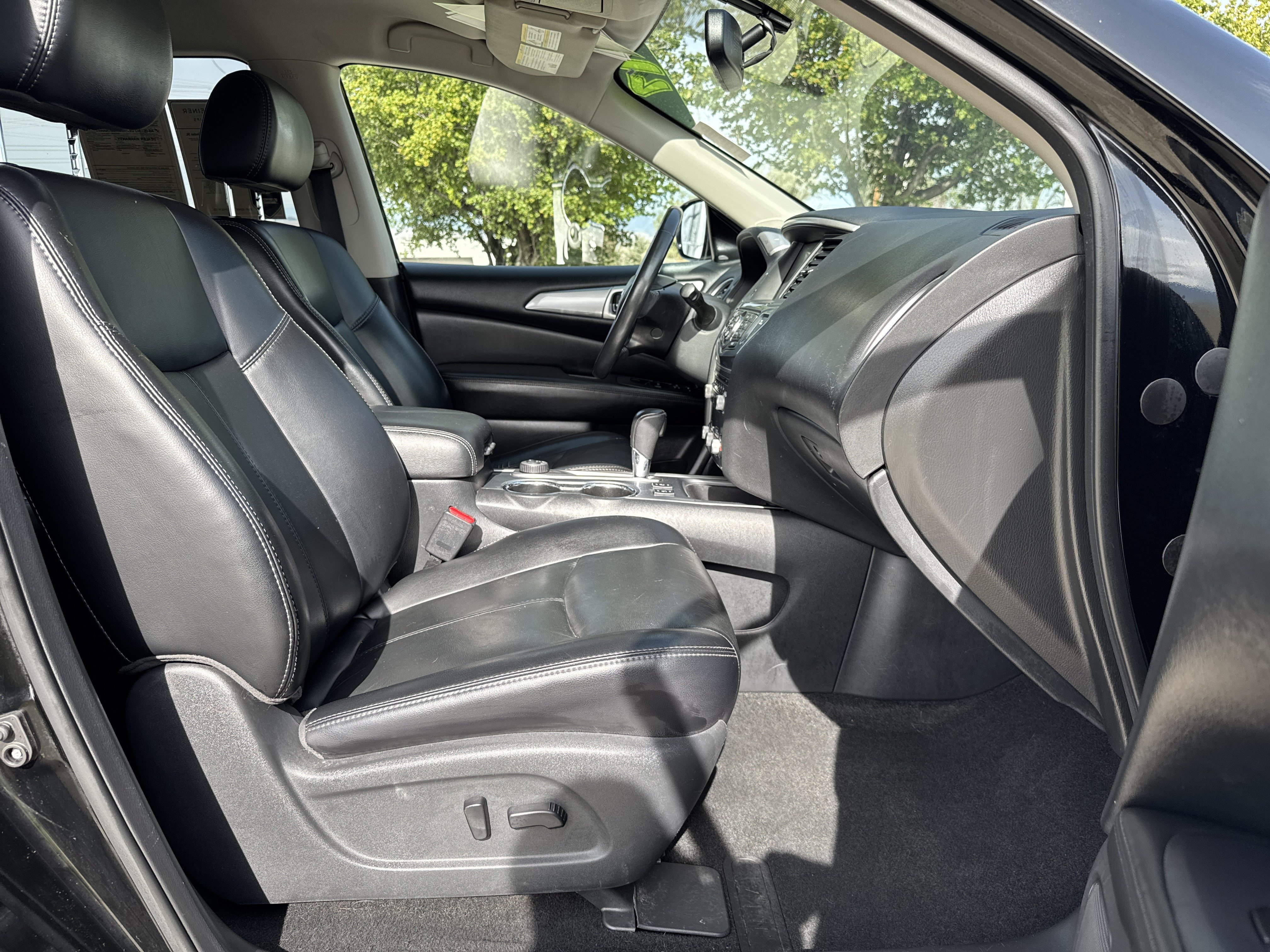 Used 2017 Nissan Pathfinder SL w/ SL Tech Package AWD/4WD image 21