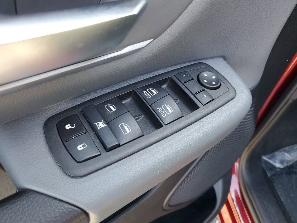 Used 2023 RAM 1500 Big Horn AWD/4WD image 9