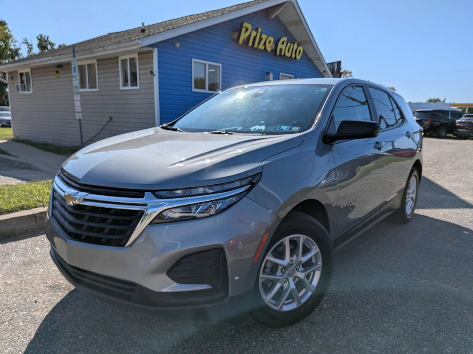 Used 2024 Chevrolet Equinox LS FWD image 2