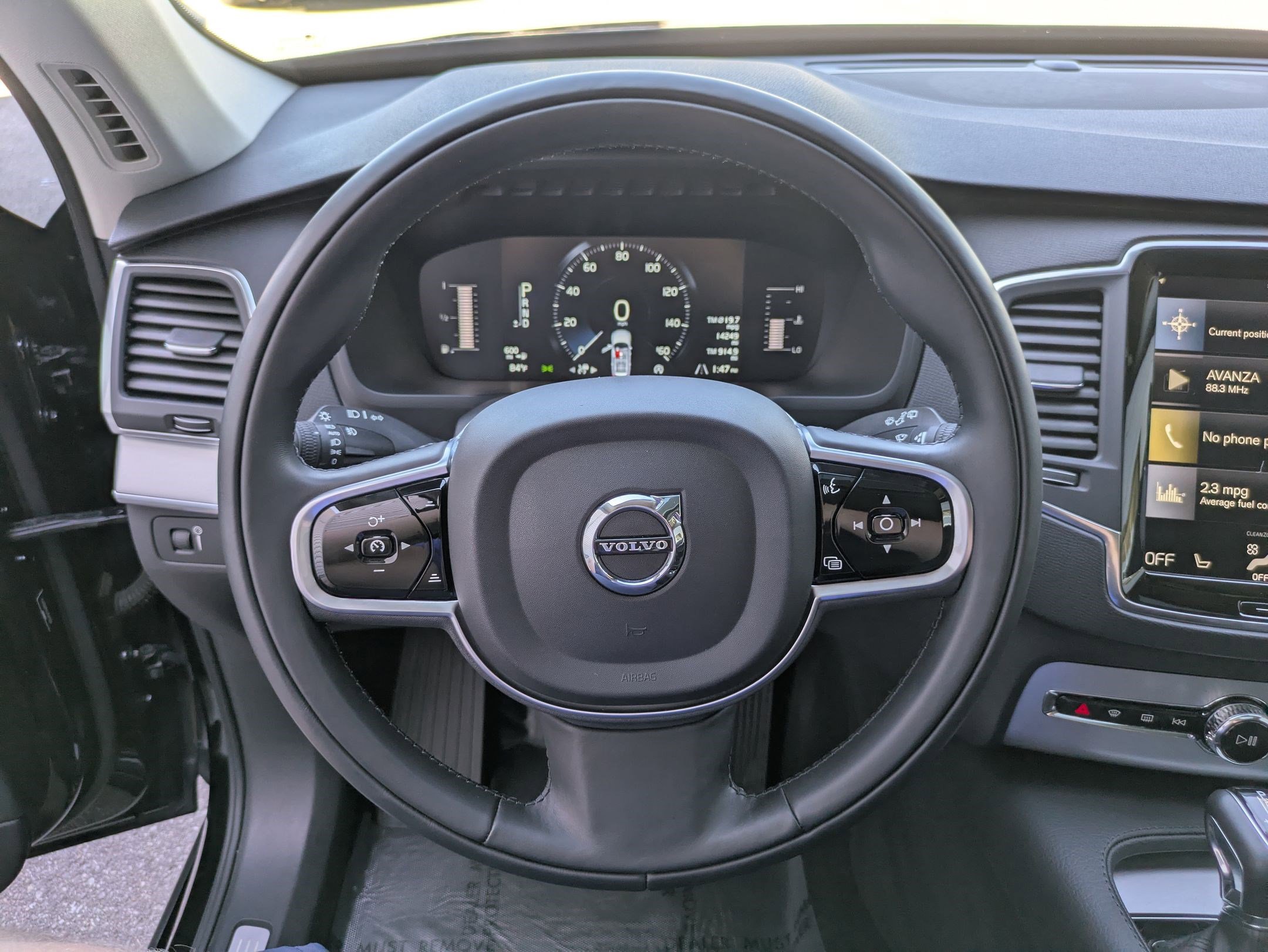 Used 2018 Volvo XC90 T5 Momentum w/ Convenience Package image 17